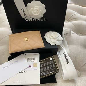 BNWT Chanel Classic Card Holder Beige  Clair 2021